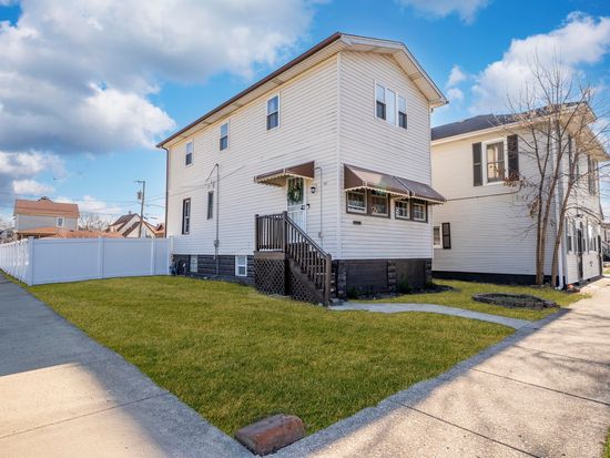 501 S 9th Ave, Maywood, IL 60153