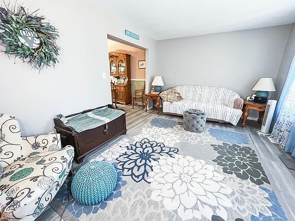 4th image of 6138 Robin Dr