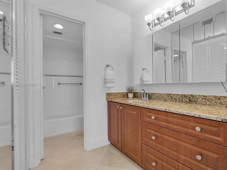 2333 Brickell Ave #1109 — Photo 23