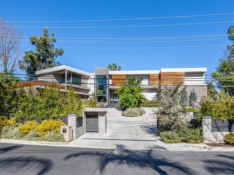 19333 Rosita St — Photo 11