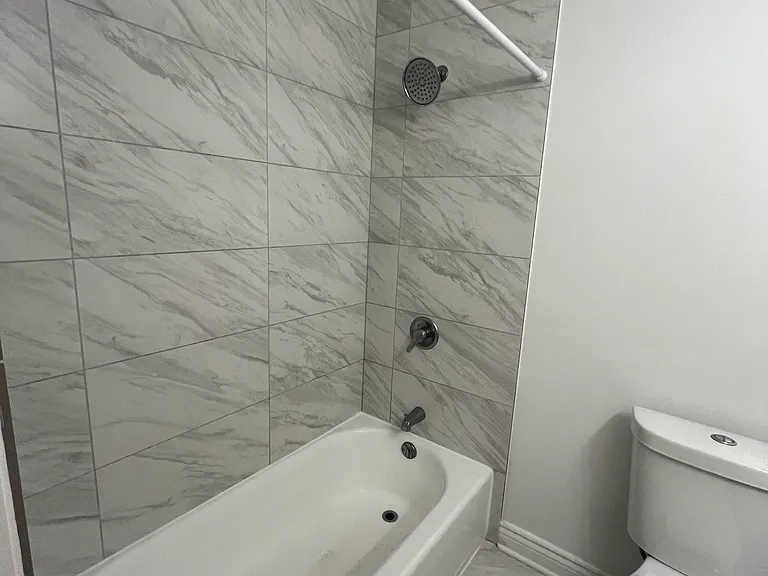 351 W Oak St #104 — Photo 11