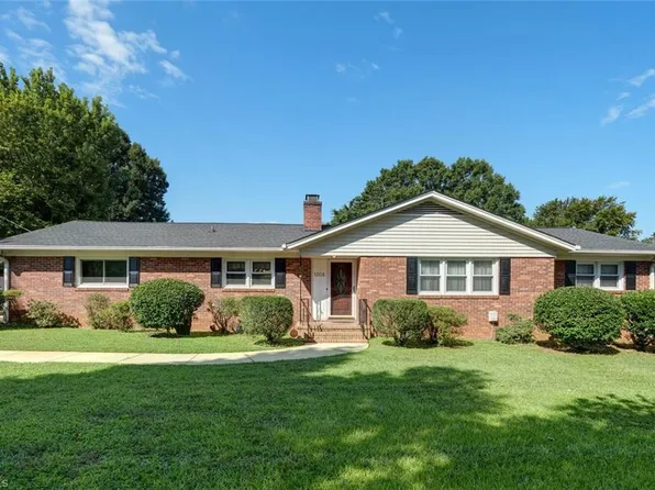 1305 Fleming Rd, Greensboro, NC 27410