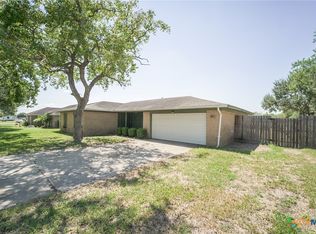 703 Duck Dr, Victoria, TX 77905