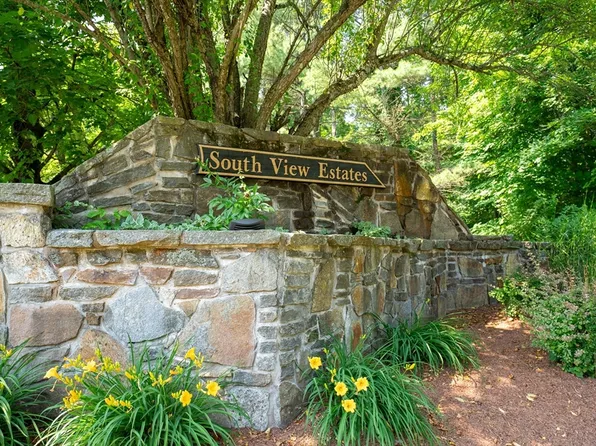 26 S View Dr #26, Southwick, MA 01077