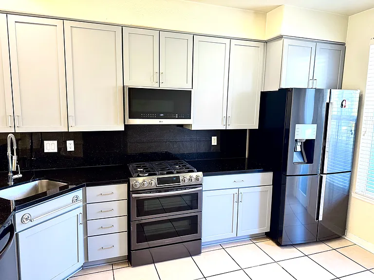 719 Veranda Cir — Photo 1