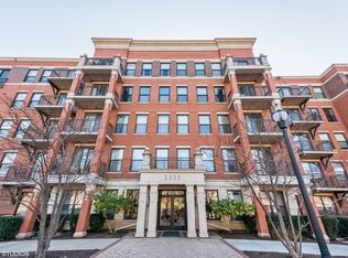 2335 W Belle Plaine Ave APT 210, Chicago, IL 60618