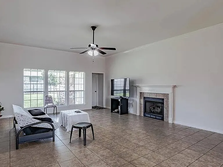 1375 Selby Phillips Dr — Photo 8