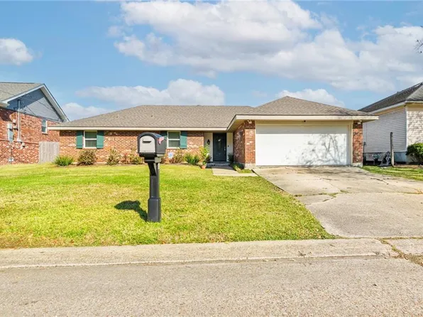 61 Parlange Dr, Destrehan, LA 70047