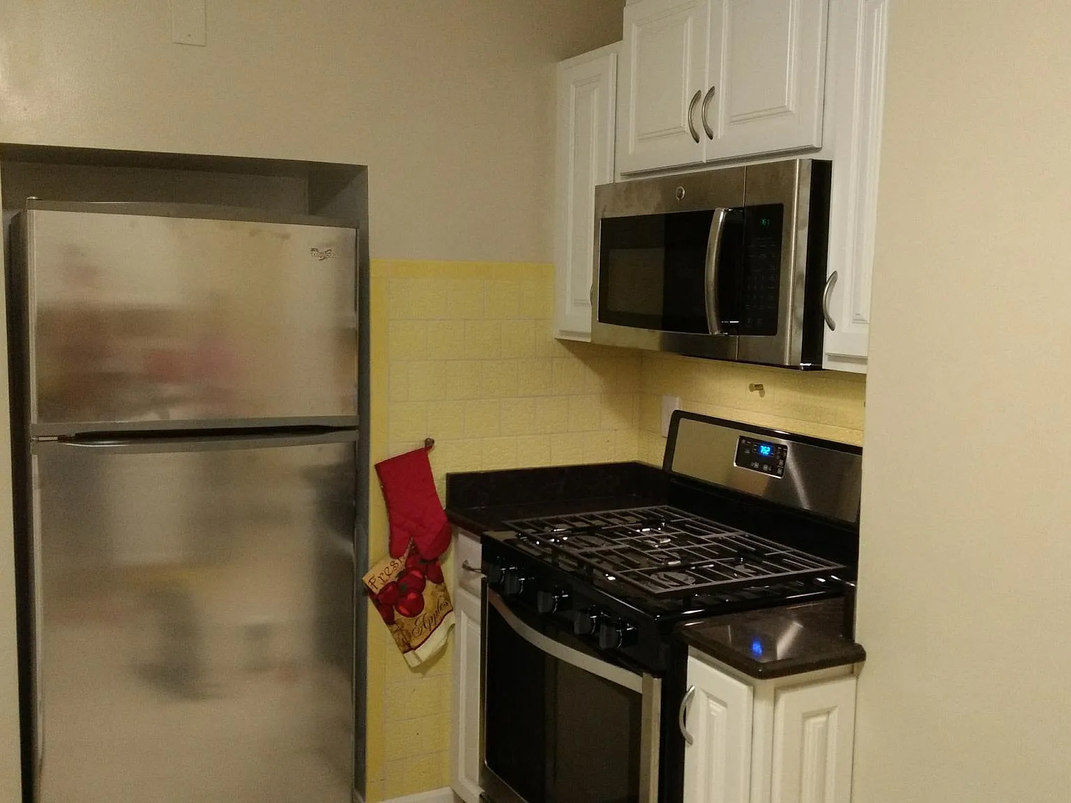 2 bed, 700 sqft, $2,200 — Photo 3