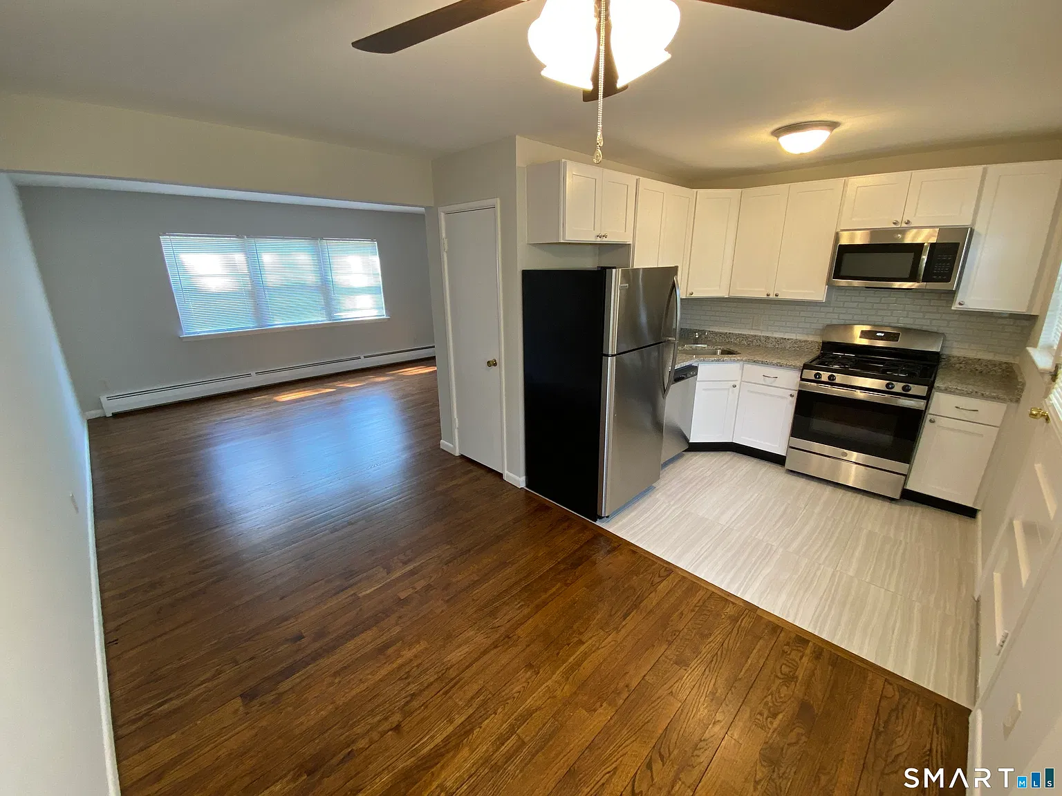 2 bed, 1.5 bath, 1100 sqft, $2,100 — Photo 1