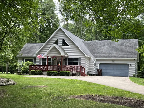 9381 Sunset Dr, Stanwood, MI 49346