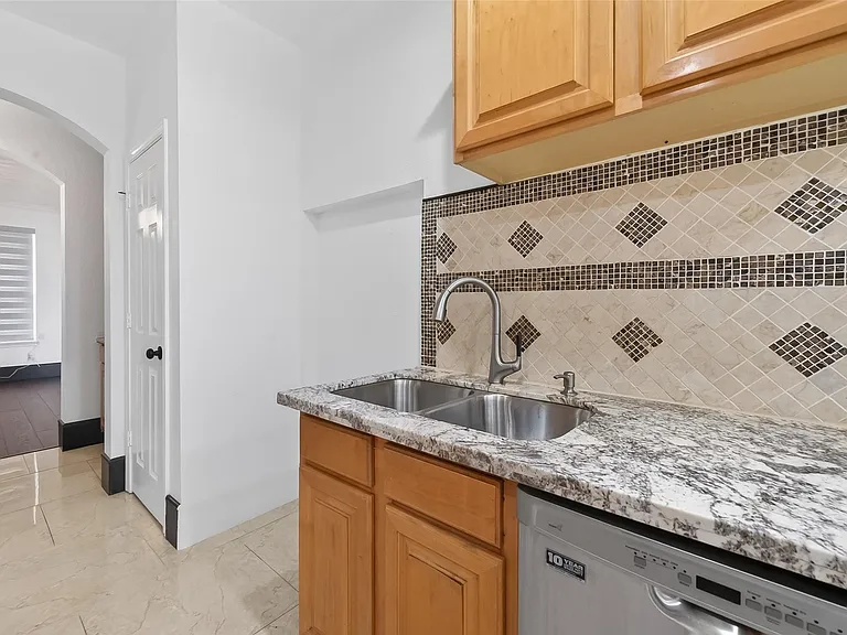 1311 Rene Ct — Photo 16
