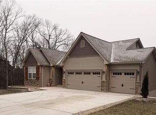 9849 Ridgecrest Dr, Hillsboro, MO 63050