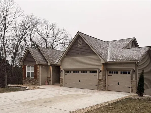 9849 Ridgecrest Dr, Hillsboro, MO 63050