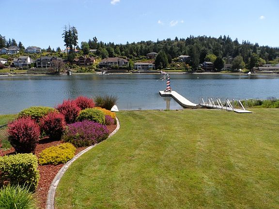 3rd image of 3901 Wollochet Dr NW
