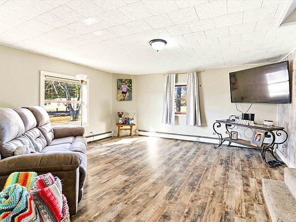 3rd image of 181 West 6th Street