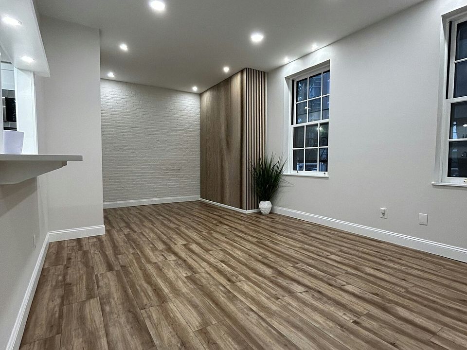 2nd image of 17 Bowdoin St APT 1B