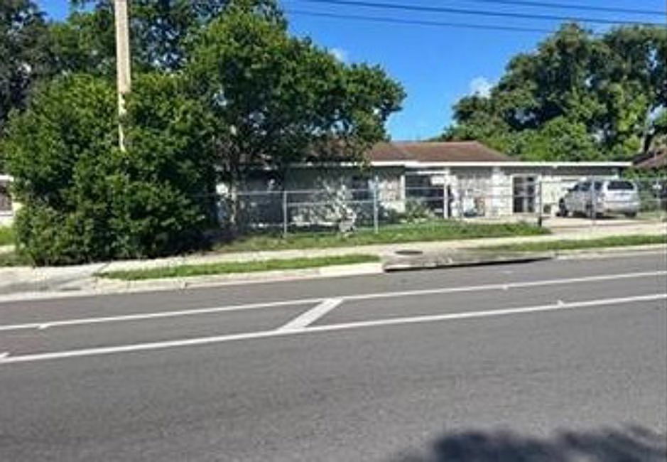 2nd image of 1610 S Rio Grande Ave