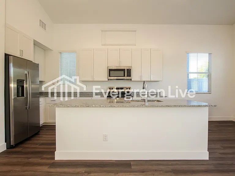 Cyrene at Skyline — Photo 70