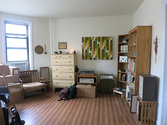 Rented by MNS | media 9