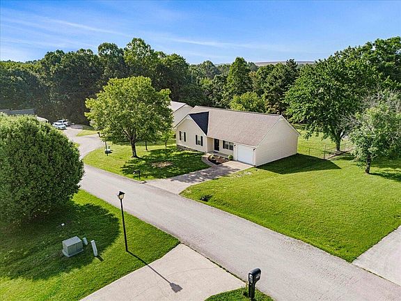 5th image of 94 Alder Ct