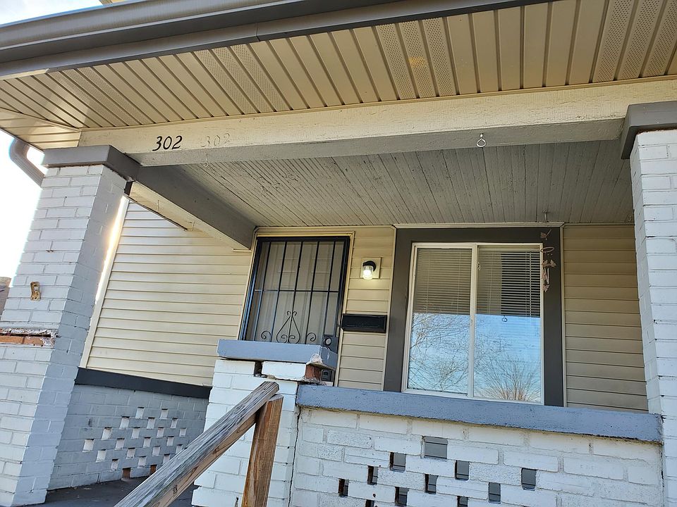 COVERED FRONT PORCH TO RELAX ON
