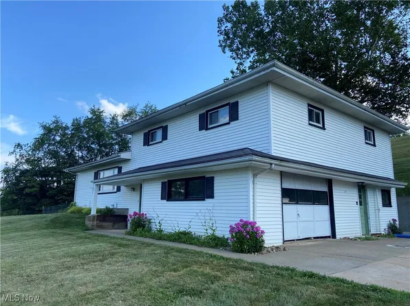 100 Crestview Dr, Newcomerstown, OH 43832