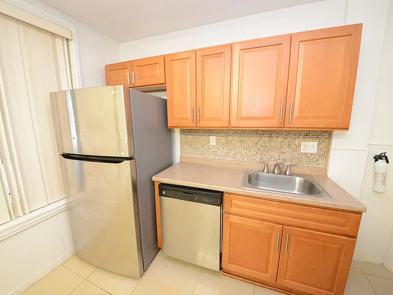 128 S Bonsall St — Photo 16