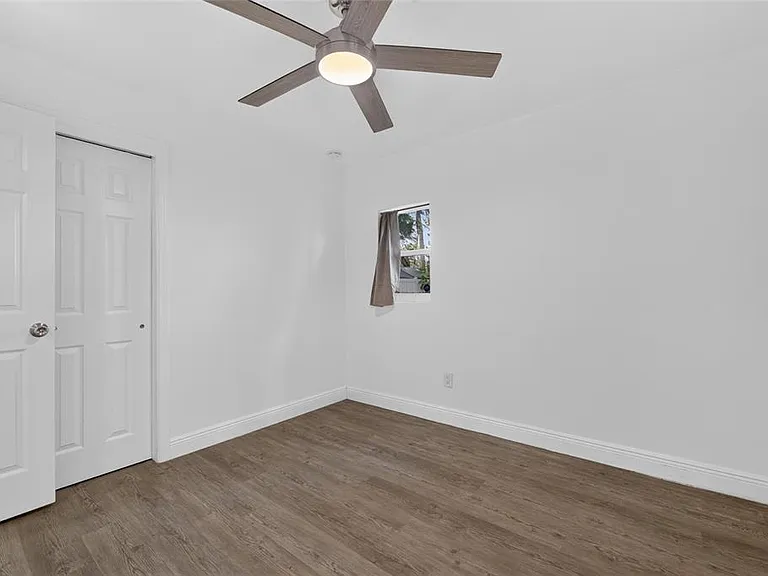 10004 N 25th St — Photo 27
