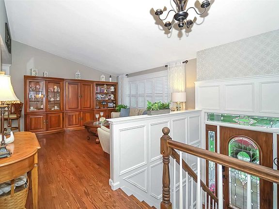4th image of 29 Bauss St