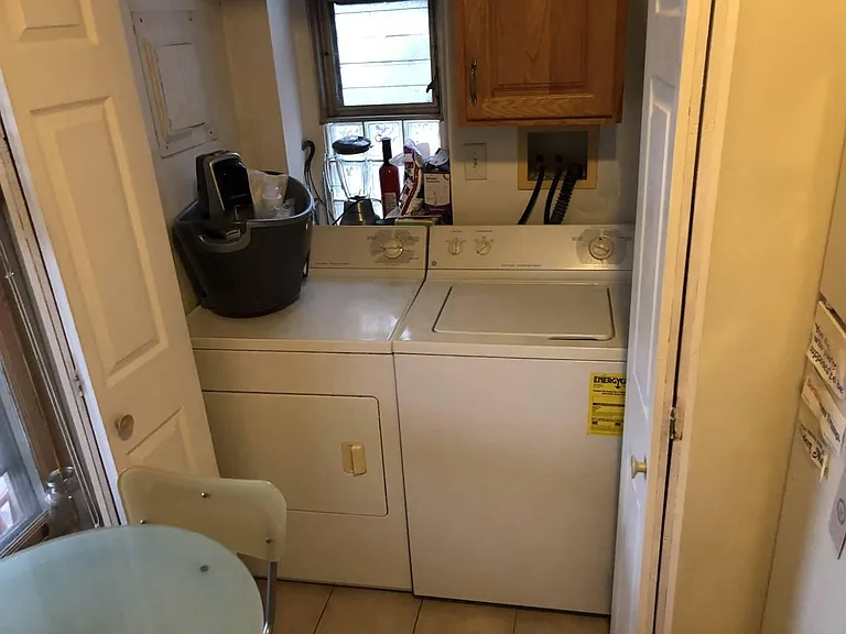 2155 W Erie St #2 — Photo 10