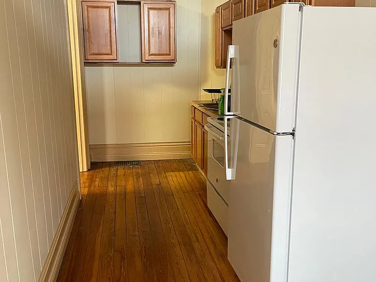 204 N Mulberry St — Photo 4