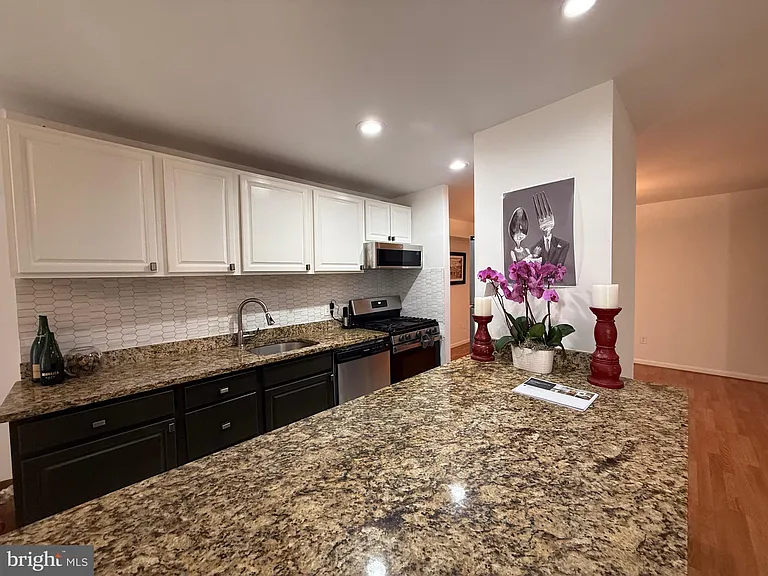 11212 Chestnut Grove Sq #115 — Photo 11