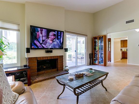 Lot's of natural light