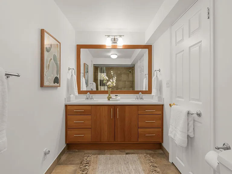 316 W Newell St #B — Photo 6
