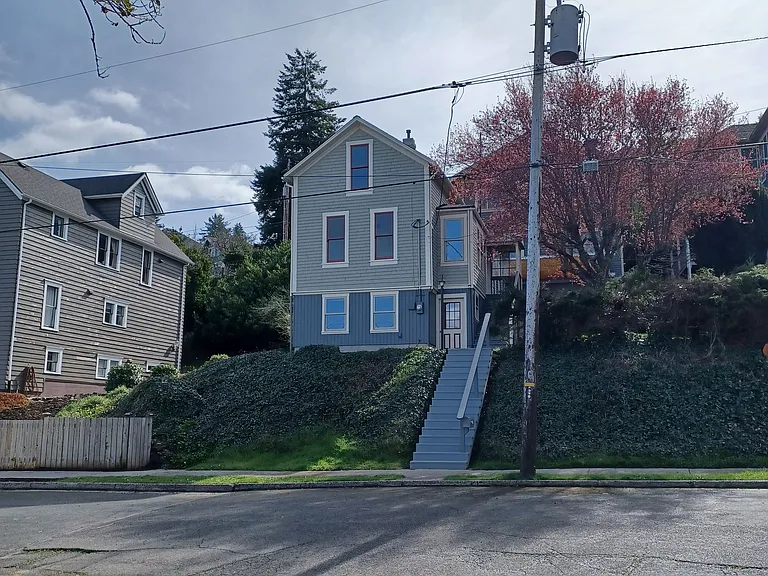 229 Alameda Ave — Photo 1