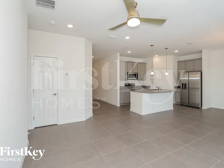 303 Corbel Ln — Photo 2