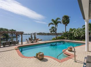 3901 13th Way NE, Saint Petersburg, FL 33703