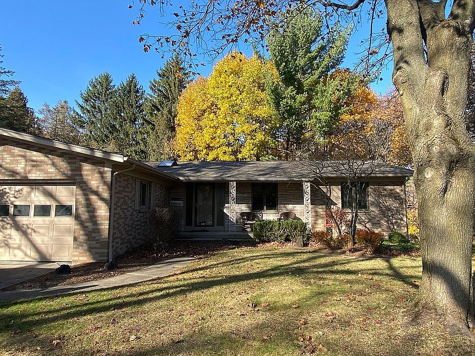 1st image of 2437 Danbury Dr SE