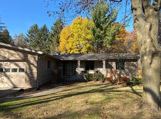 2437 Danbury Dr SE, Grand Rapids, MI 49506