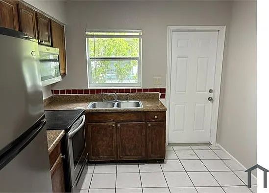 1329 NW 8th Ave — Photo 32