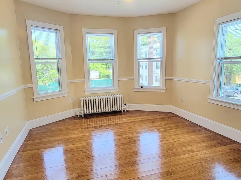 5 Rosewood St #2 — Photo 2