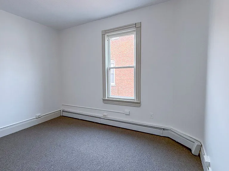 31-33 Bond St — Photo 45