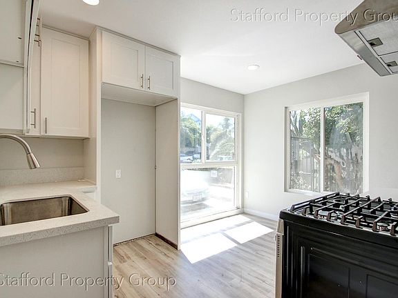 3rd image of 4152 Mississippi St APT 1
