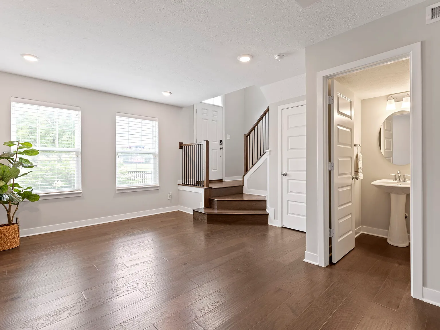 3 bed, 1900 sqft, $2,850 — Photo 4