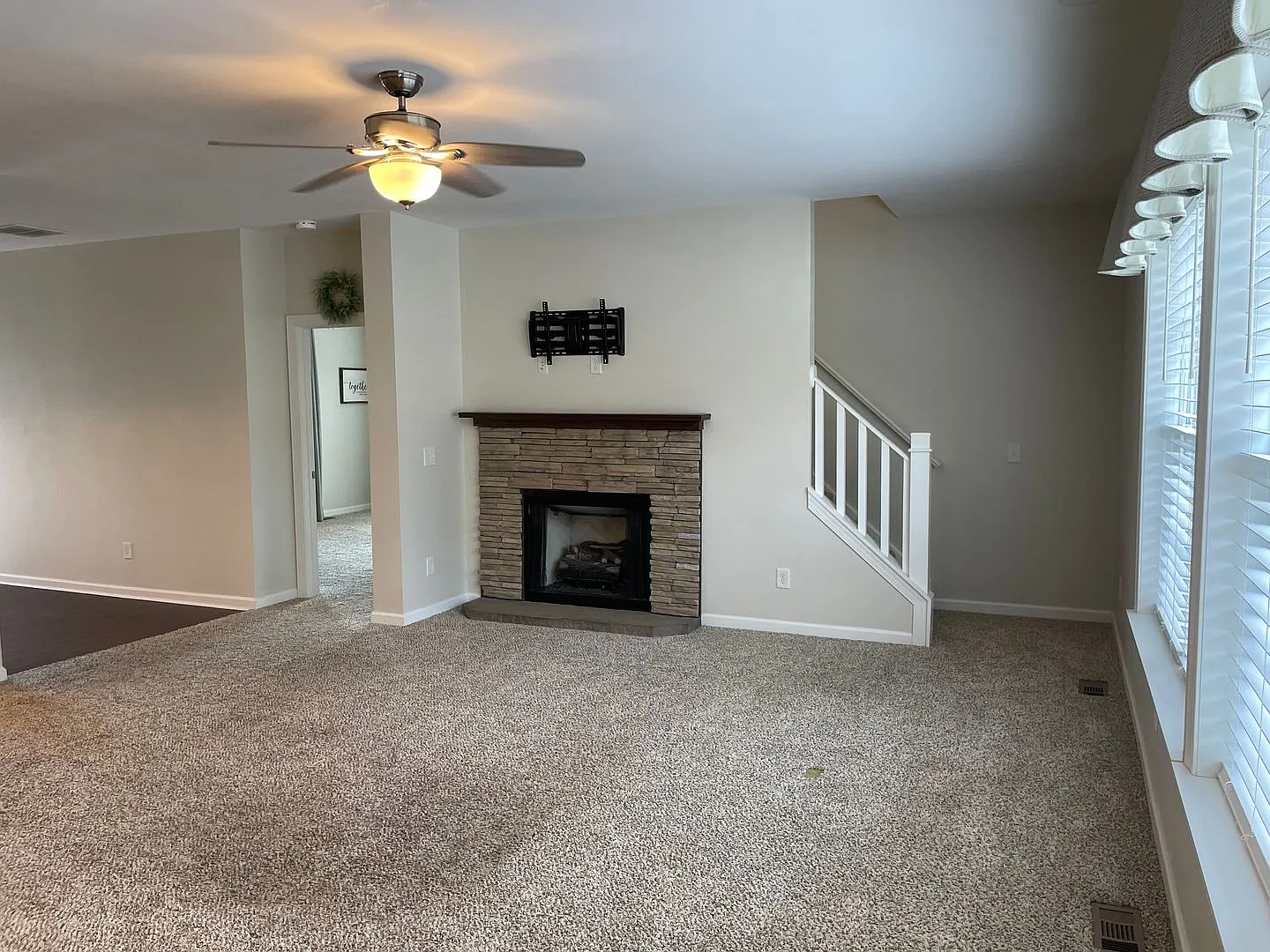 6 Bedroom 4 Bathroom House in Supply NC-Unfurnished — Photo 2