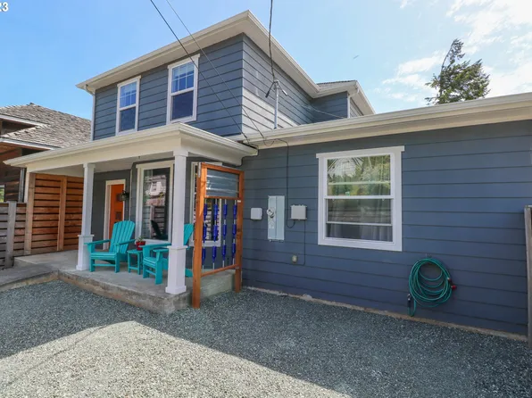 662 S 11th St, Coos Bay, OR 97420
