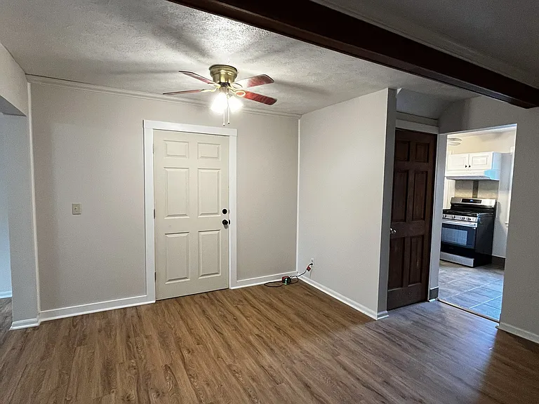 3231 Scranton Rd #2 — Photo 6