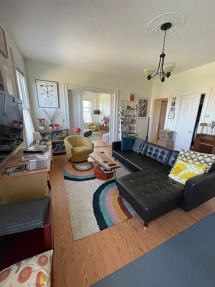 3 bed, 1250 sqft, $1,300 — Photo 1