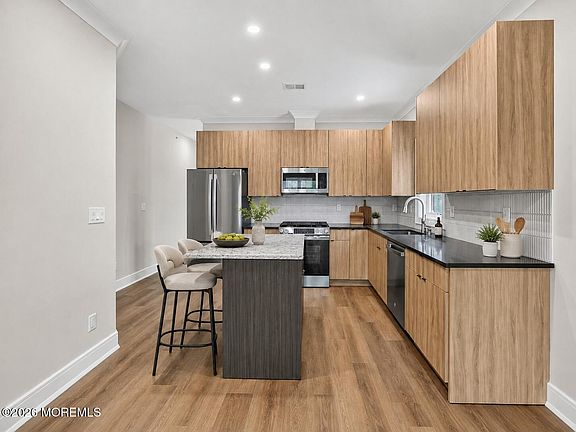 5th image of 112 Brighton Ave #3B